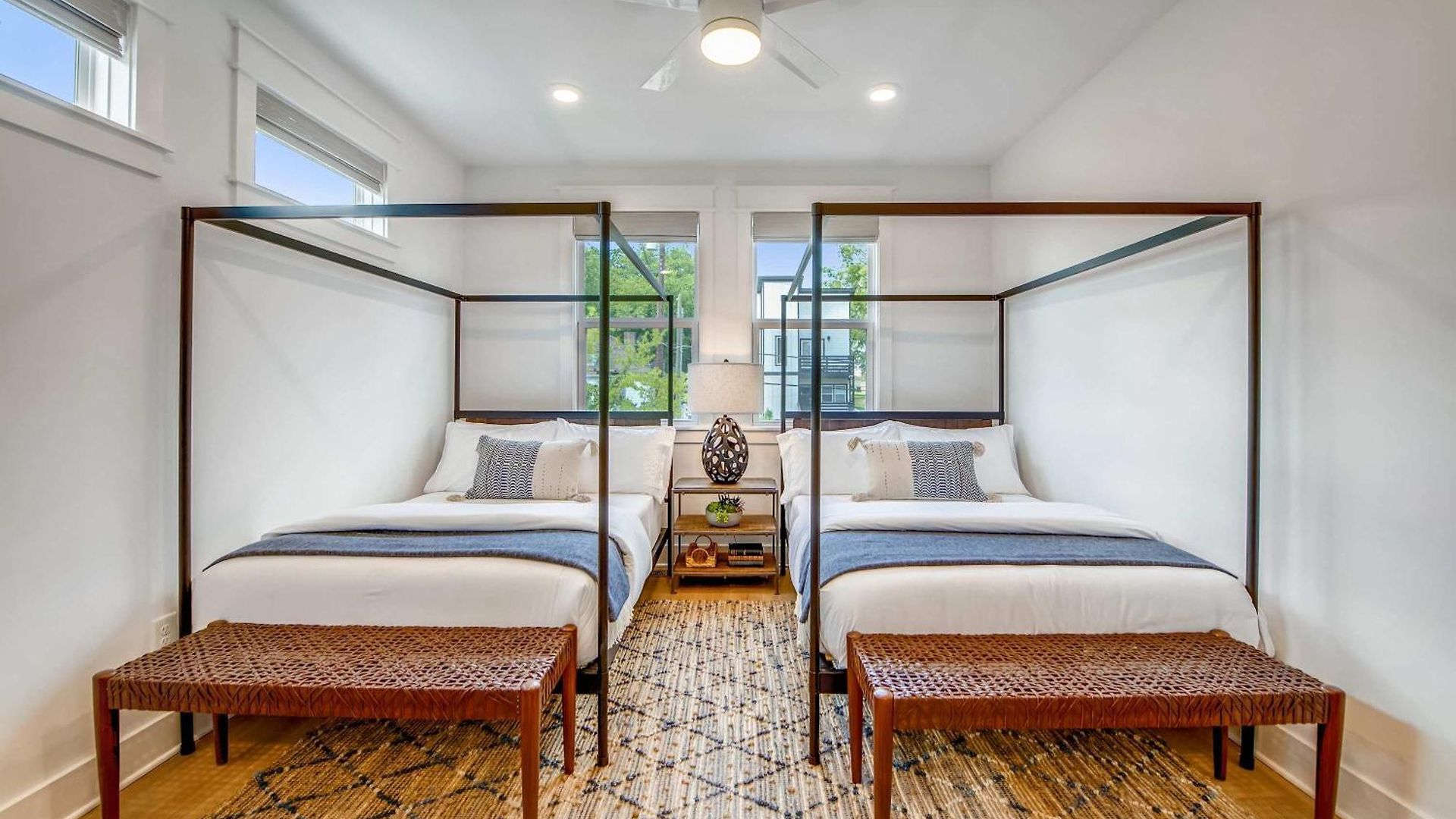 Two Beautiful Luxury Renovations Near Downtown Holiday home *
