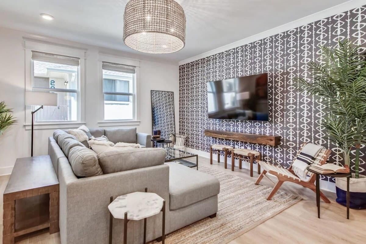 Holiday home Beautiful Luxury Renovation 5 Minutes To Downtown *