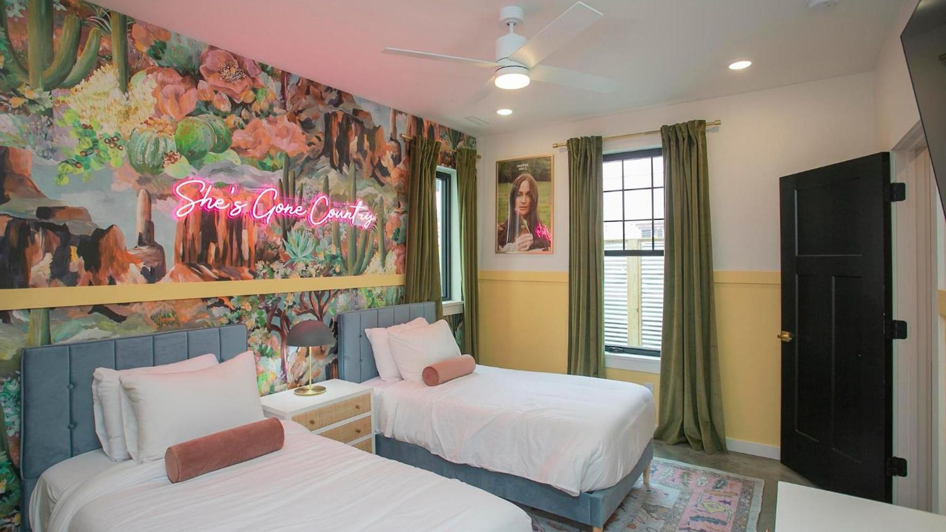 Holiday home Bohemian Chic Hot Tub Sleeps 12 Nashville