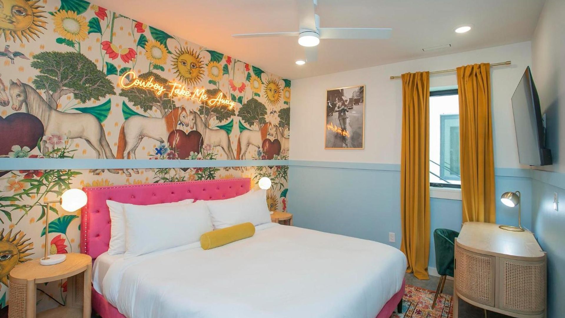 Bohemian Chic Hot Tub Sleeps 12 Nashville