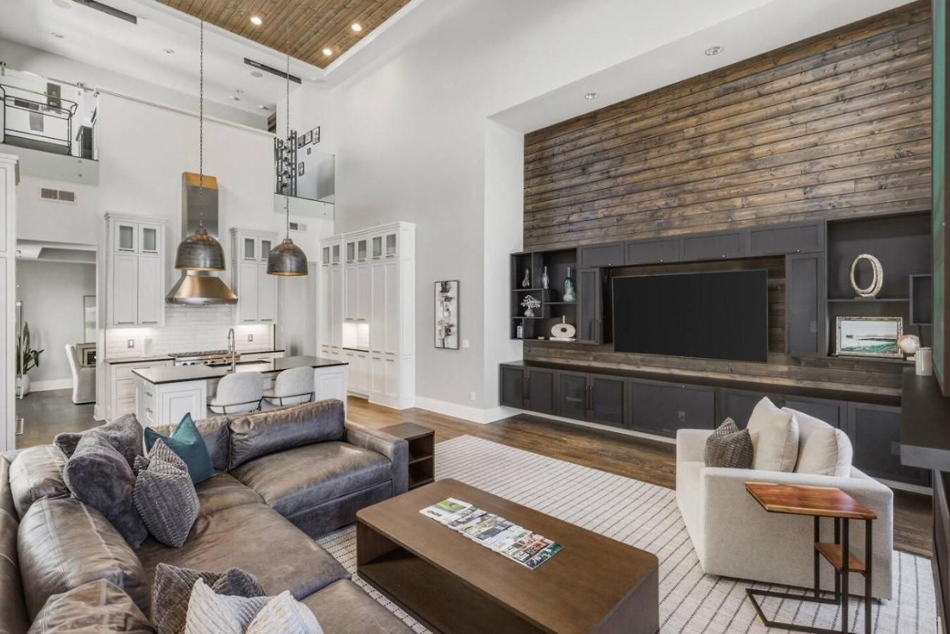 Germantown Stunner With A Skyline View Rooftop And Private Garage Nashville