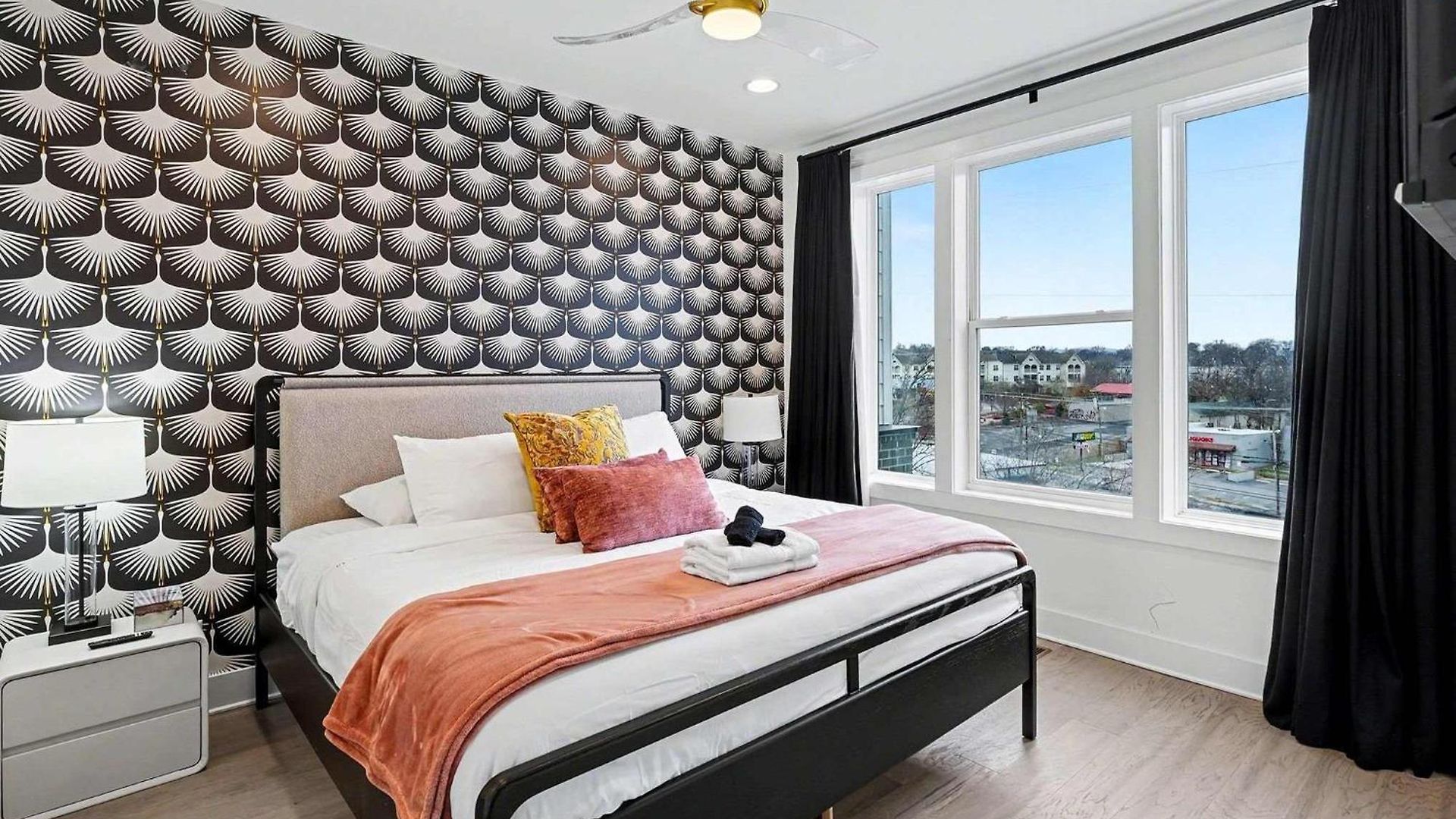 Rooftop Rendezvous - Sleeps 12 Rooftop Near Dt