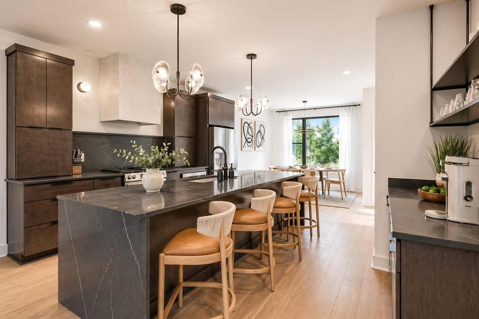 Multi-level Retreat With Hot Tub And Rooftop Views Holiday home *