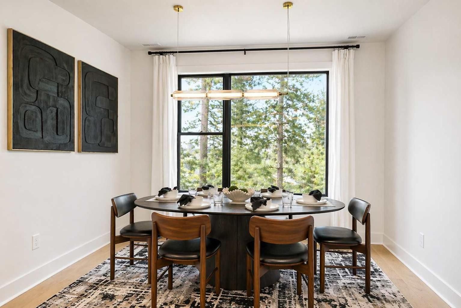 Luxury Townhouse With Exclusive Rooftop Hot Tub *