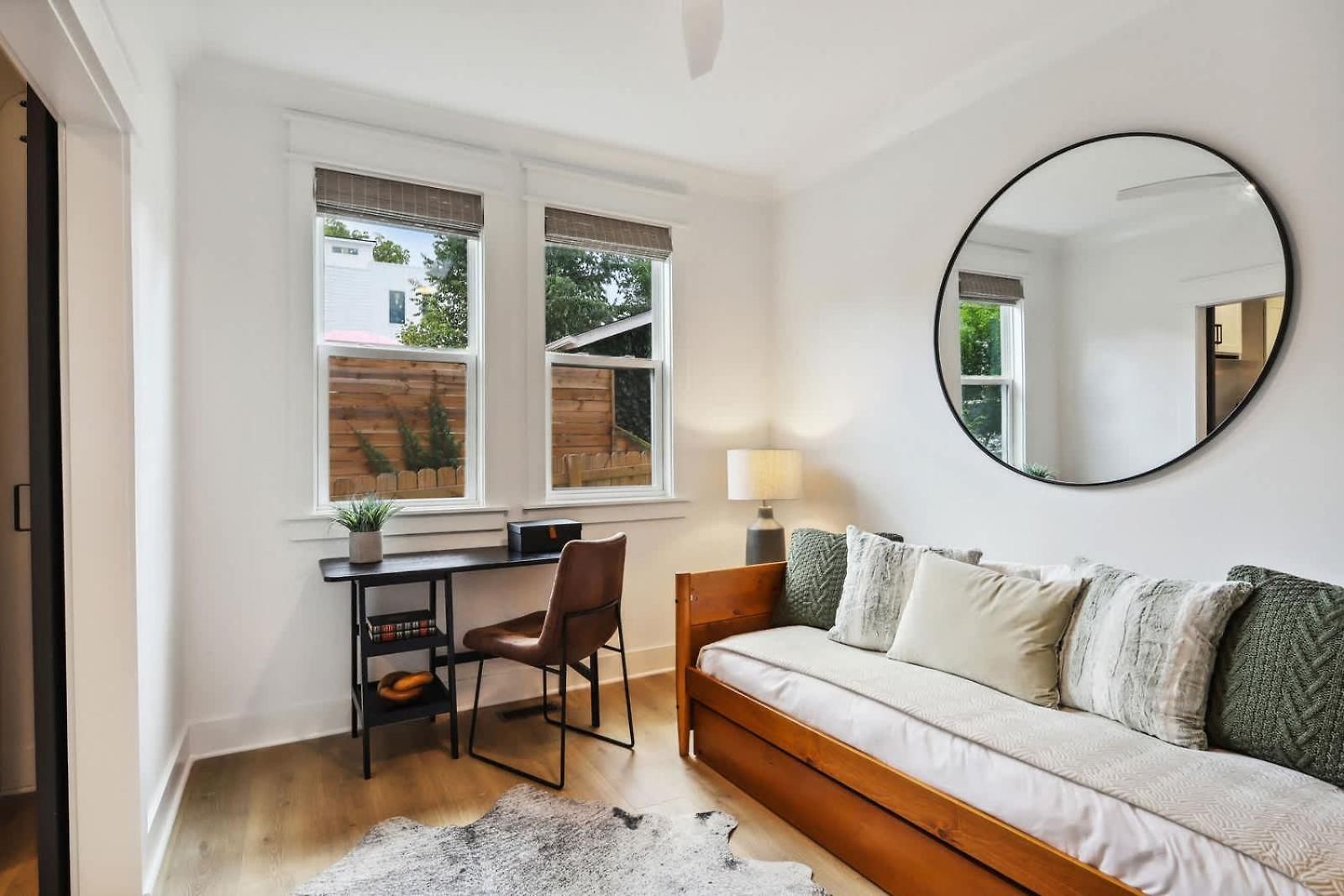 Holiday home Modern Two Townhomes Close To Downtown *