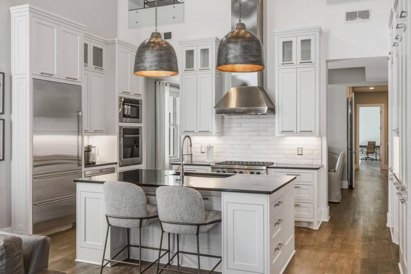 Germantown Stunner With A Skyline View Rooftop And Private Garage * Nashville