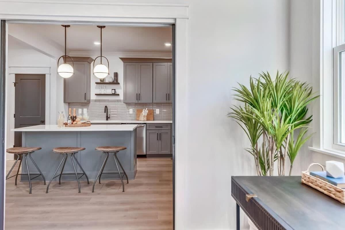 Holiday home Two Luxury Townhomes Near Five Points
