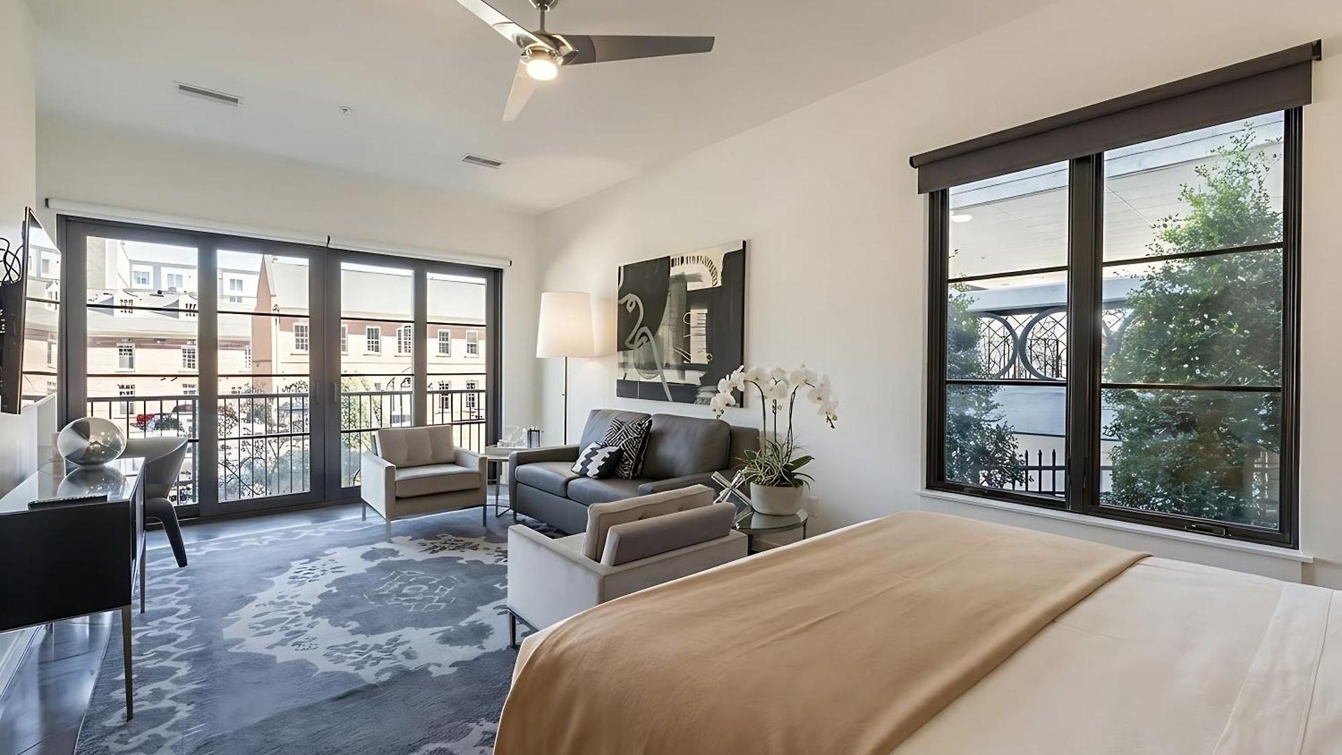 Hotel The 121