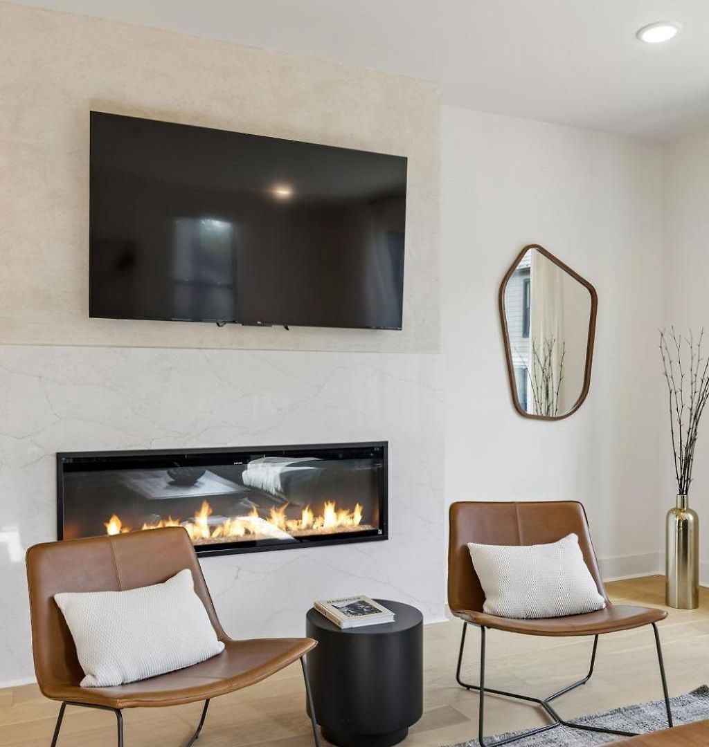 Stylish 3-story Townhome Hot Tub & Fireplace Holiday home *