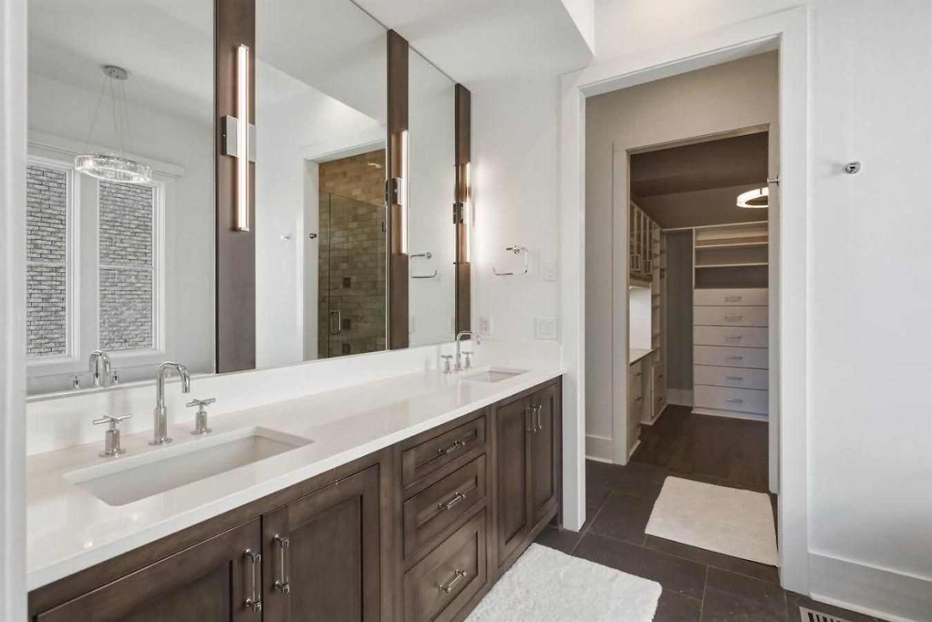 Germantown Stunner With A Skyline View Rooftop And Private Garage Holiday home Nashville