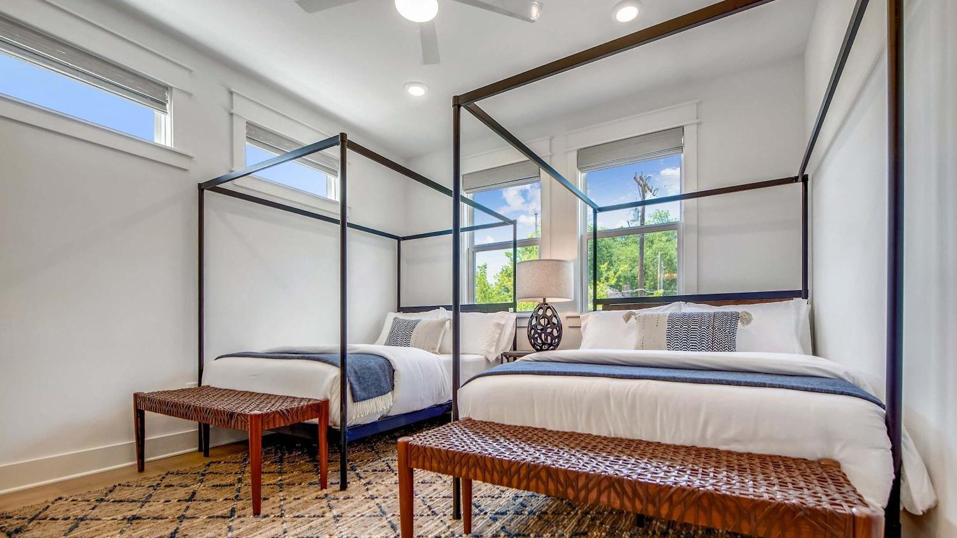 Two Beautiful Luxury Renovations Near Downtown Holiday home *