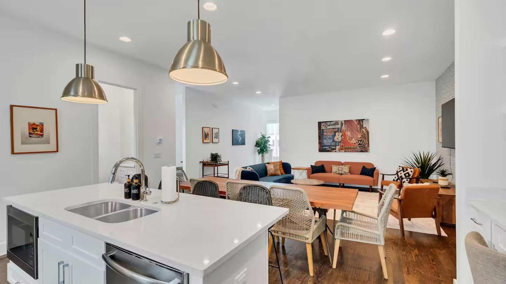 Stylish Townhome W Rooftop Views Near Broadway * Nashville