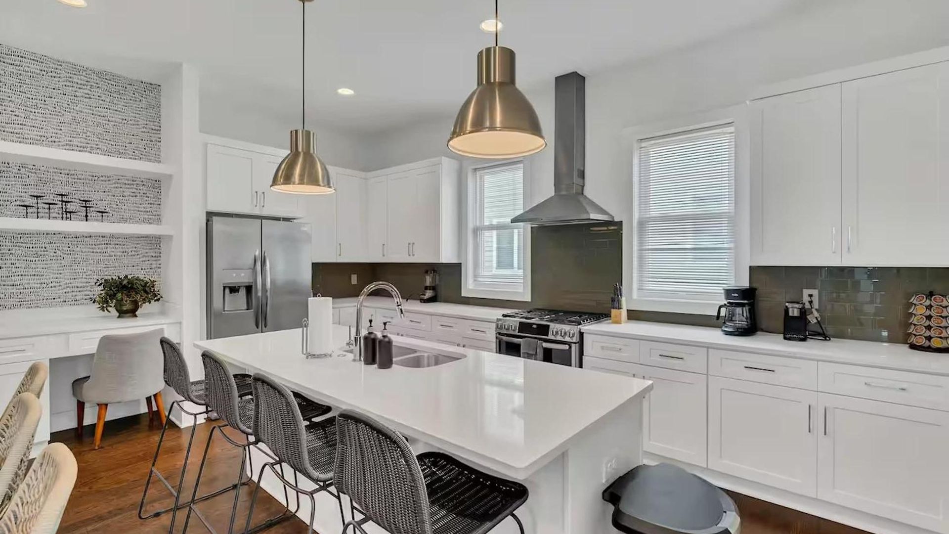 Stylish Townhome W Rooftop Views Near Broadway Nashville