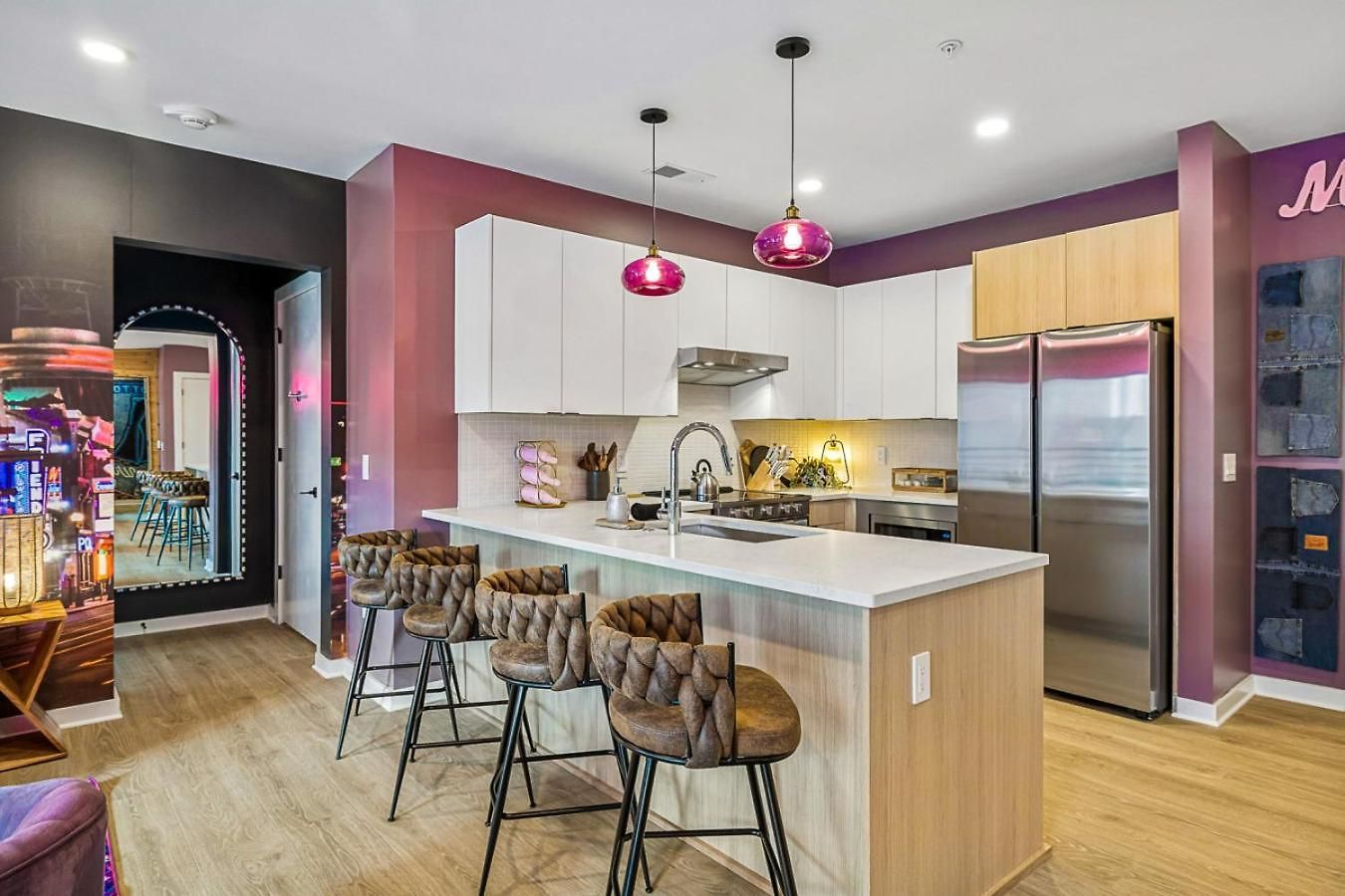 Walk To Broadway From The Hidden Gem With Pool Gym And Holiday home *