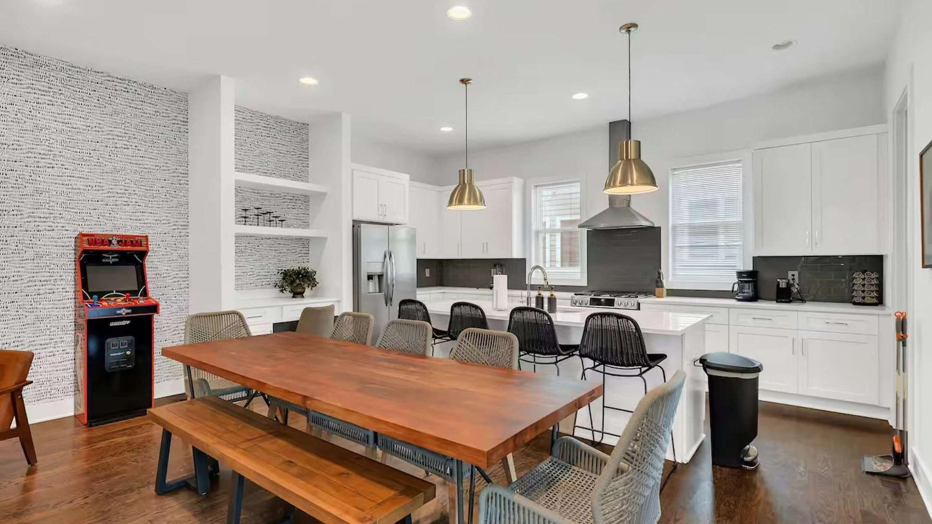 Stylish Townhome W Rooftop Views Near Broadway Holiday home Nashville