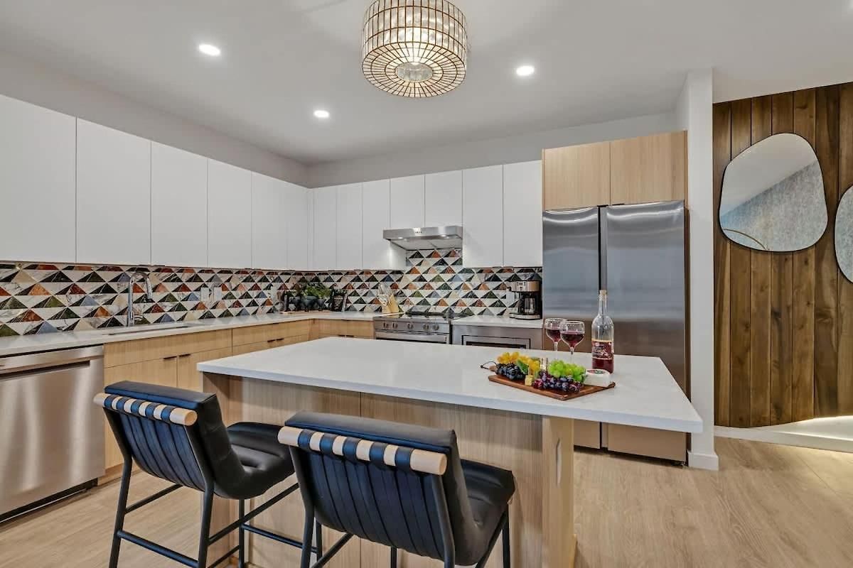 Hyve-anthem-private Balconies-walk To Broadway Holiday home