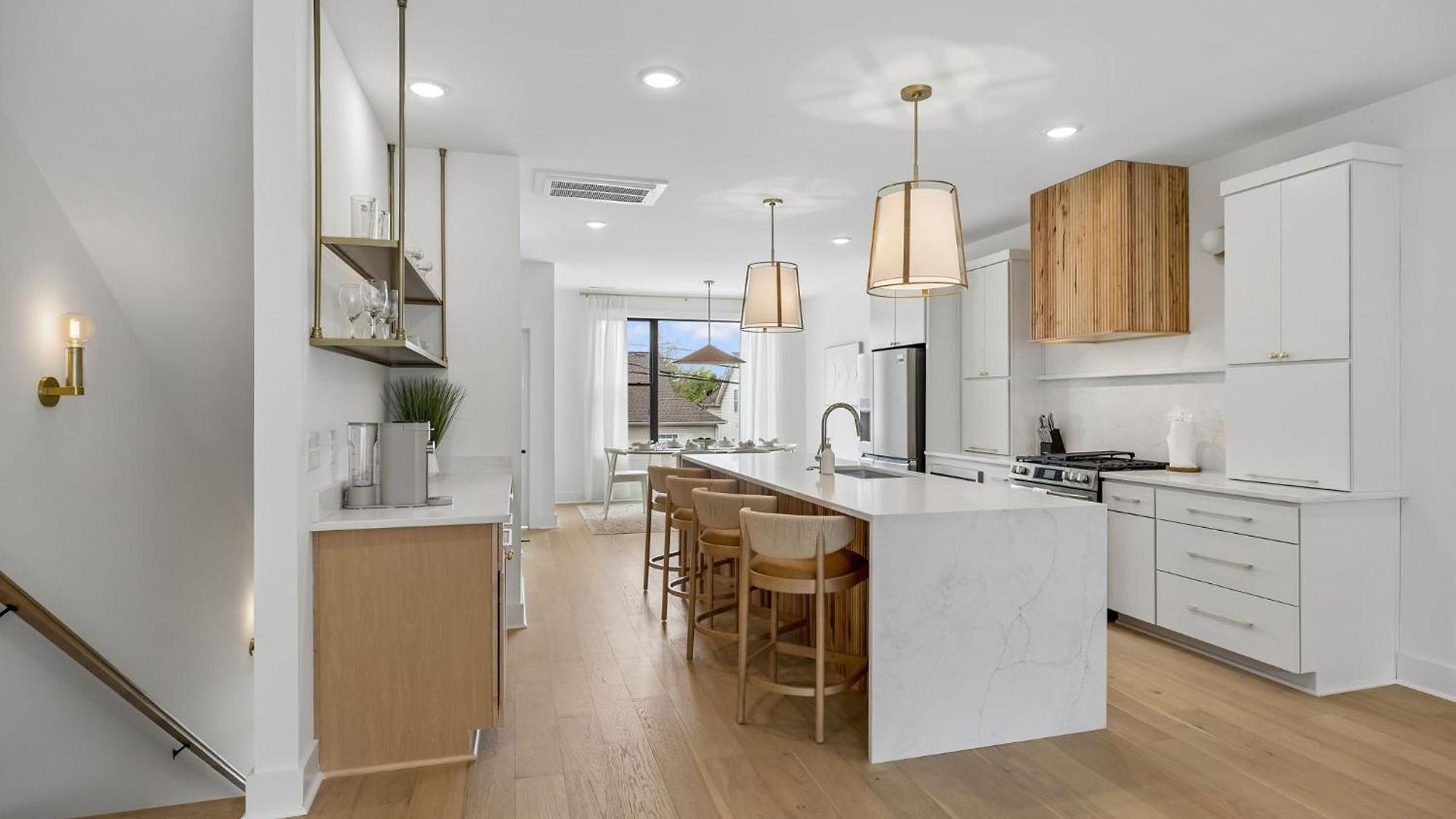 Modern Townhouse Rooftop Hot Tub & Fireplace Nashville