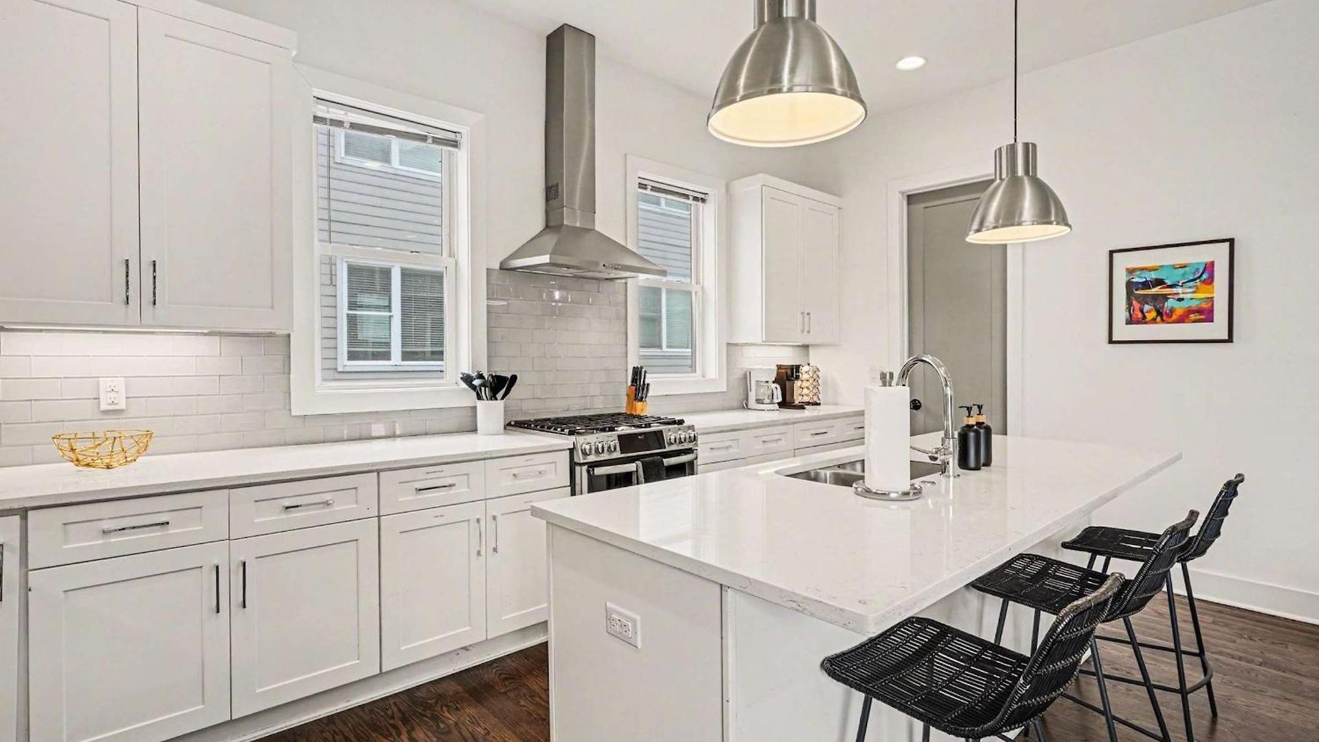 2 Stylish Townhomes W Rooftop Views Near Broadway Holiday home