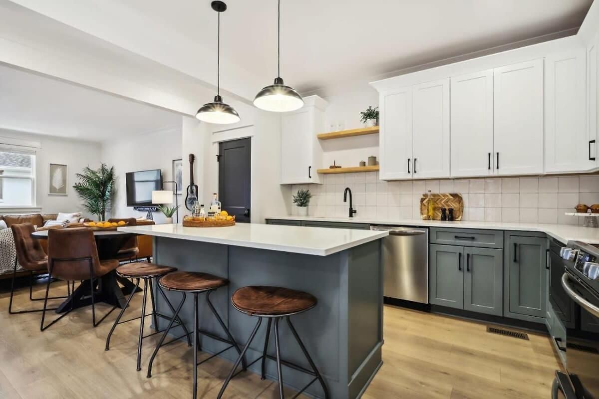 Three Luxury Townhomes Near Five Points Holiday home Nashville