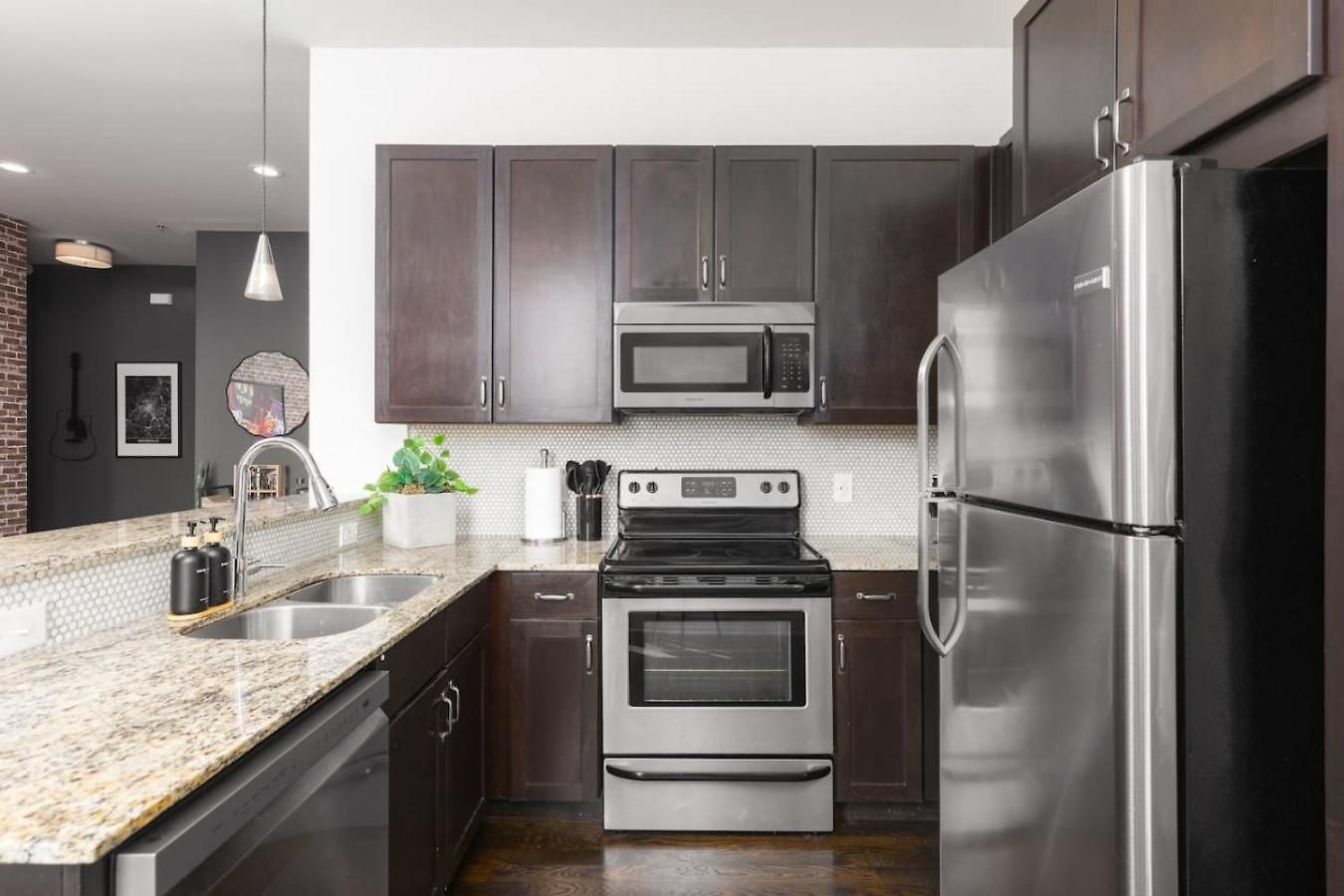 With Garage Parking - By Vanderbilt And Only 2 Miles To Downtown *