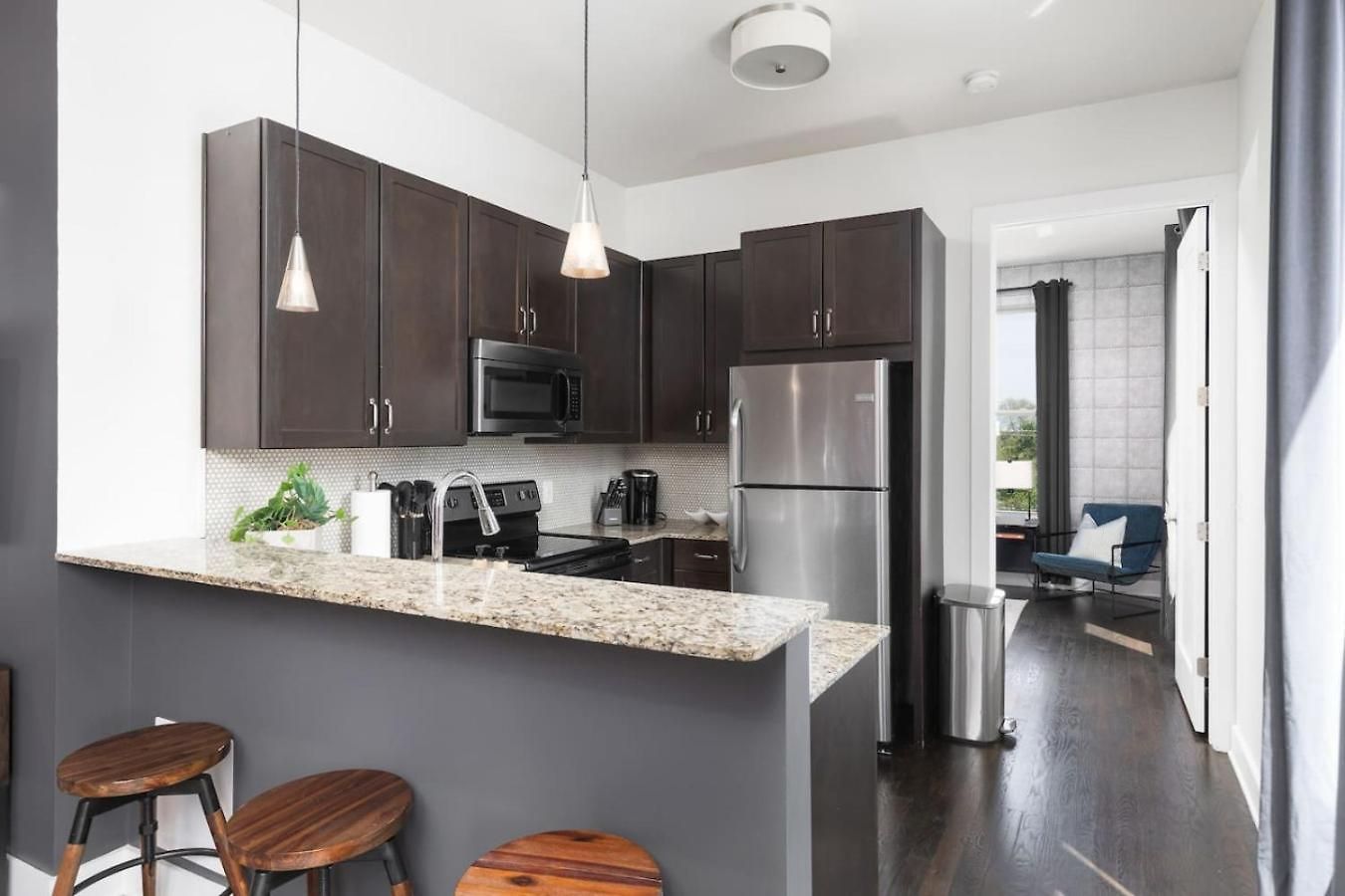 With Garage Parking - By Vanderbilt And Only 2 Miles To Downtown Holiday home
