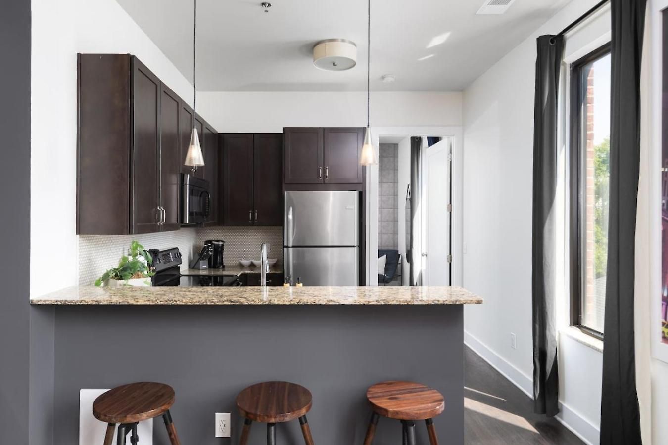 Holiday home With Garage Parking - By Vanderbilt And Only 2 Miles To Downtown *