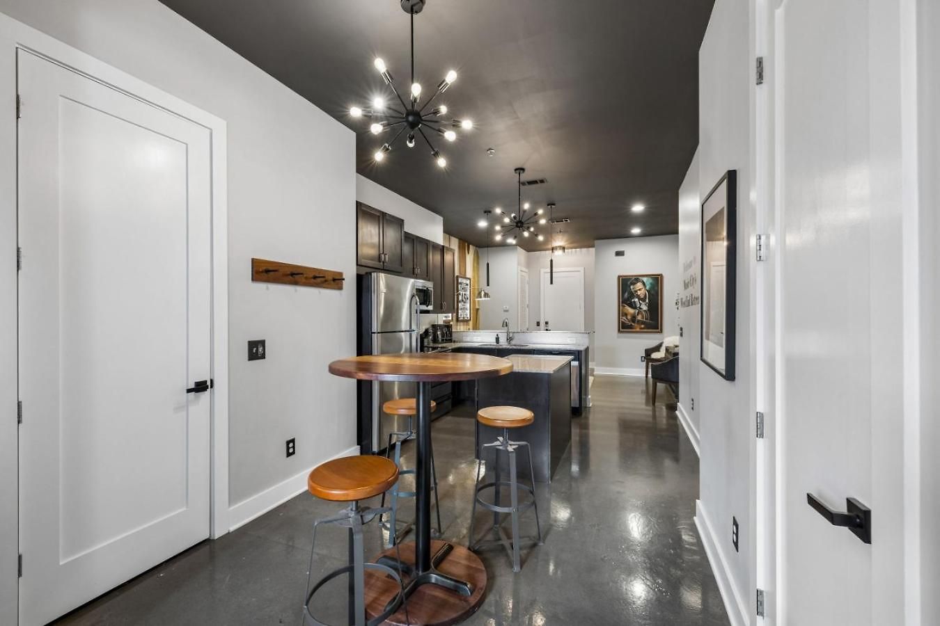 Music West End Retreat Near Vandy 10 Min To Broadway Holiday home Nashville