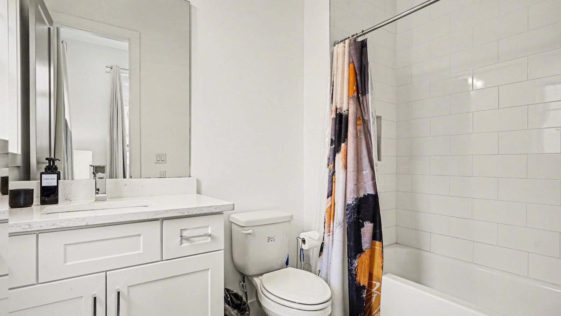 Holiday home 2 Stylish Townhomes W Rooftop Views Near Broadway Nashville