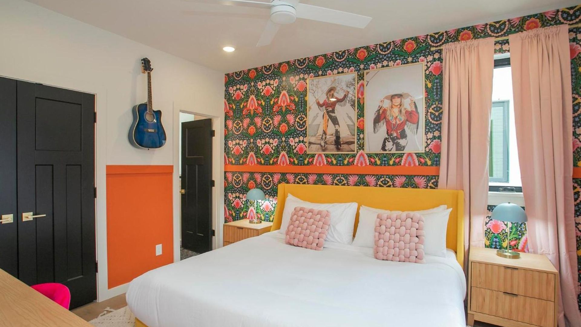Bohemian Chic Hot Tub Sleeps 12 *