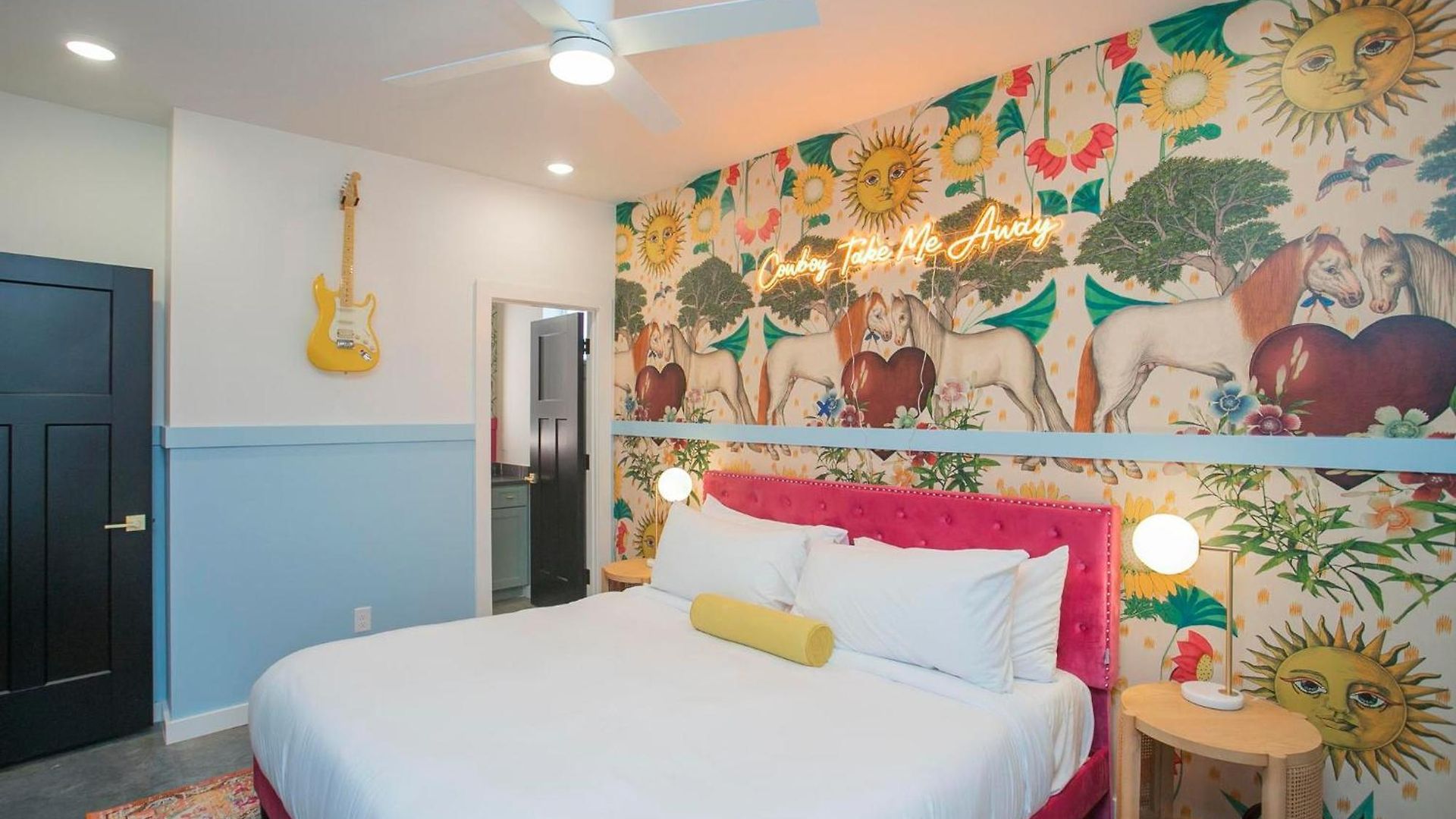 Bohemian Chic Hot Tub Sleeps 12 Holiday home *