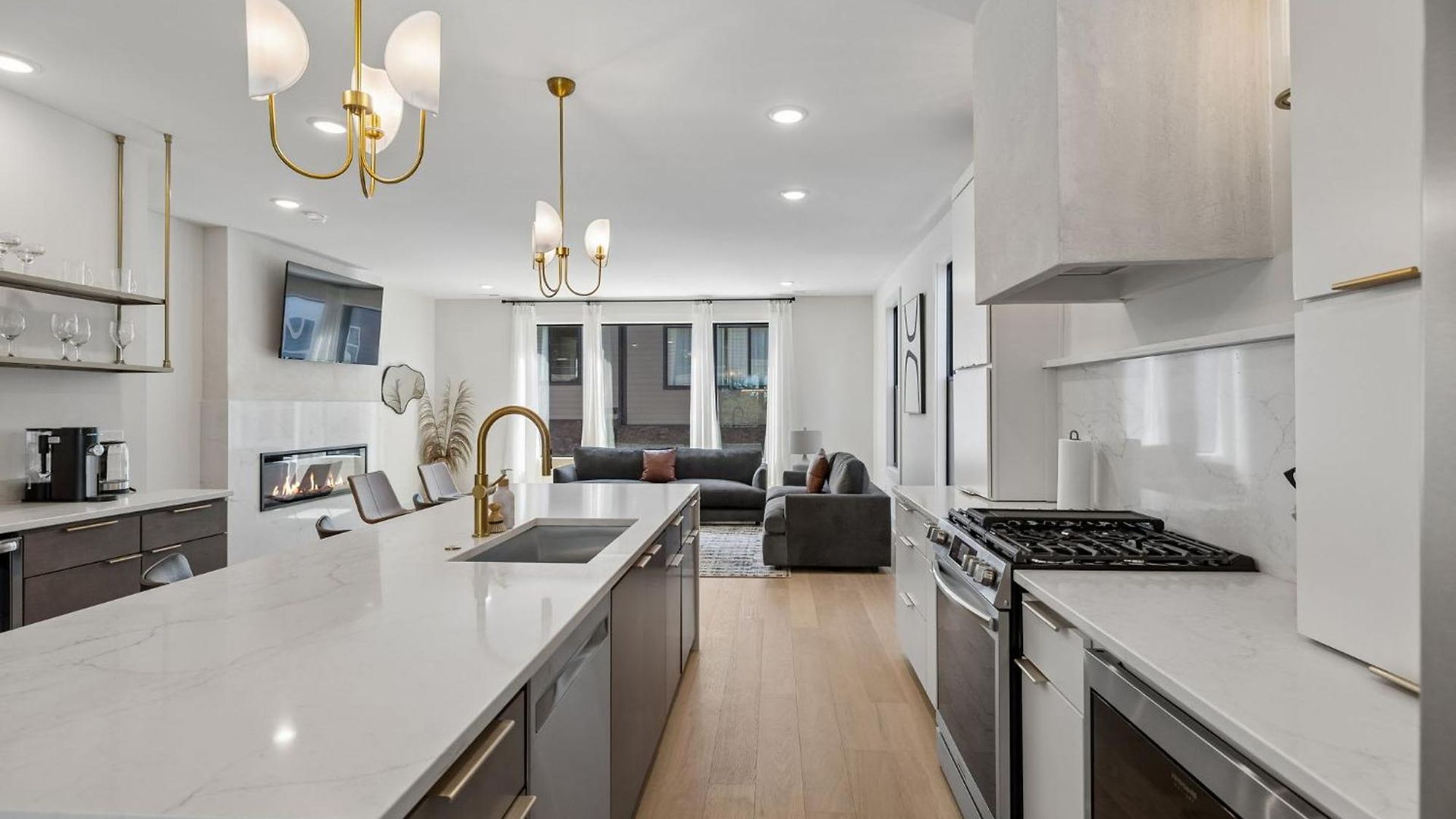 Luxury Townhouse With Exclusive Rooftop Hot Tub Nashville