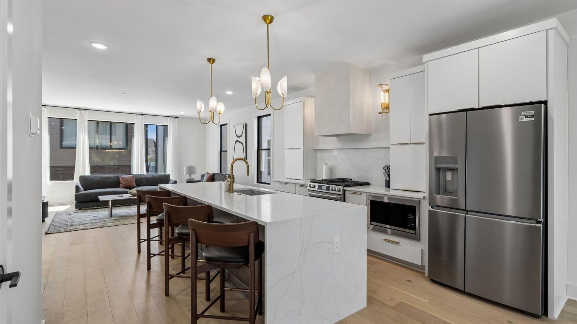 Luxury Townhouse With Exclusive Rooftop Hot Tub Holiday home