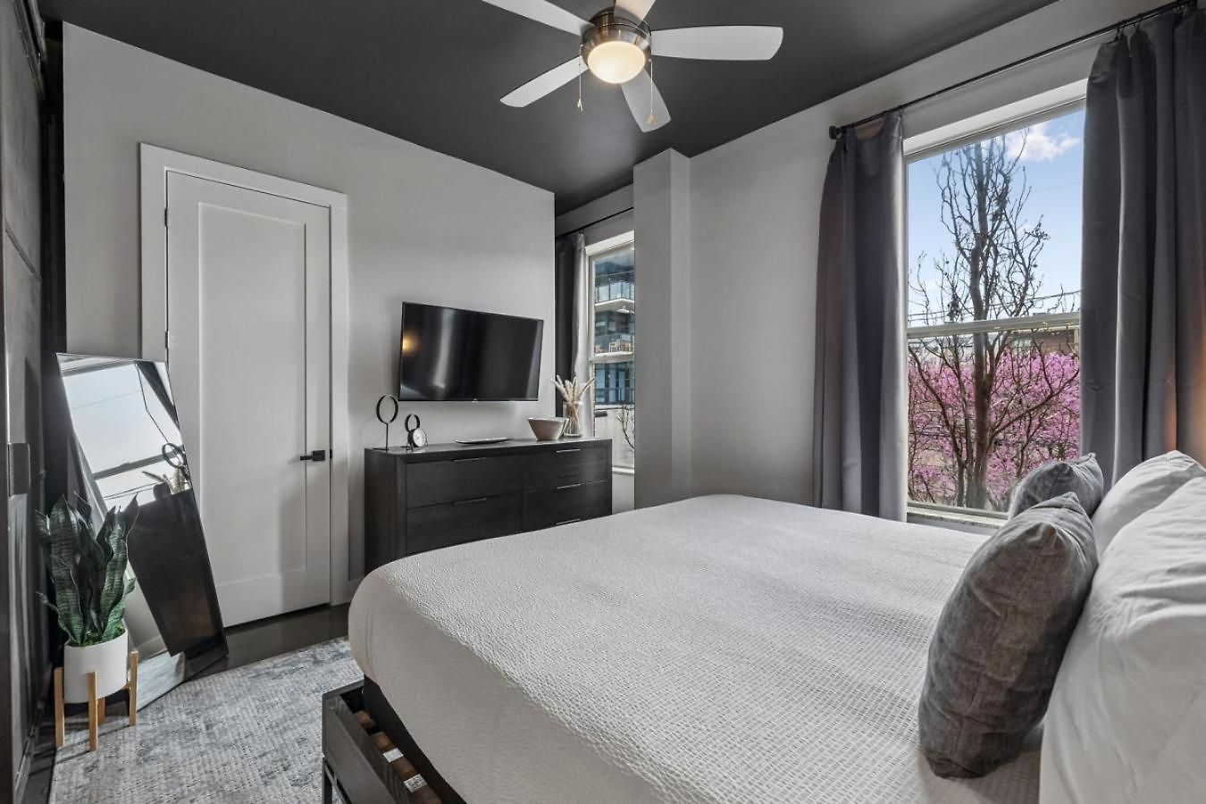 Holiday home Music West End Retreat Near Vandy 10 Min To Broadway Nashville