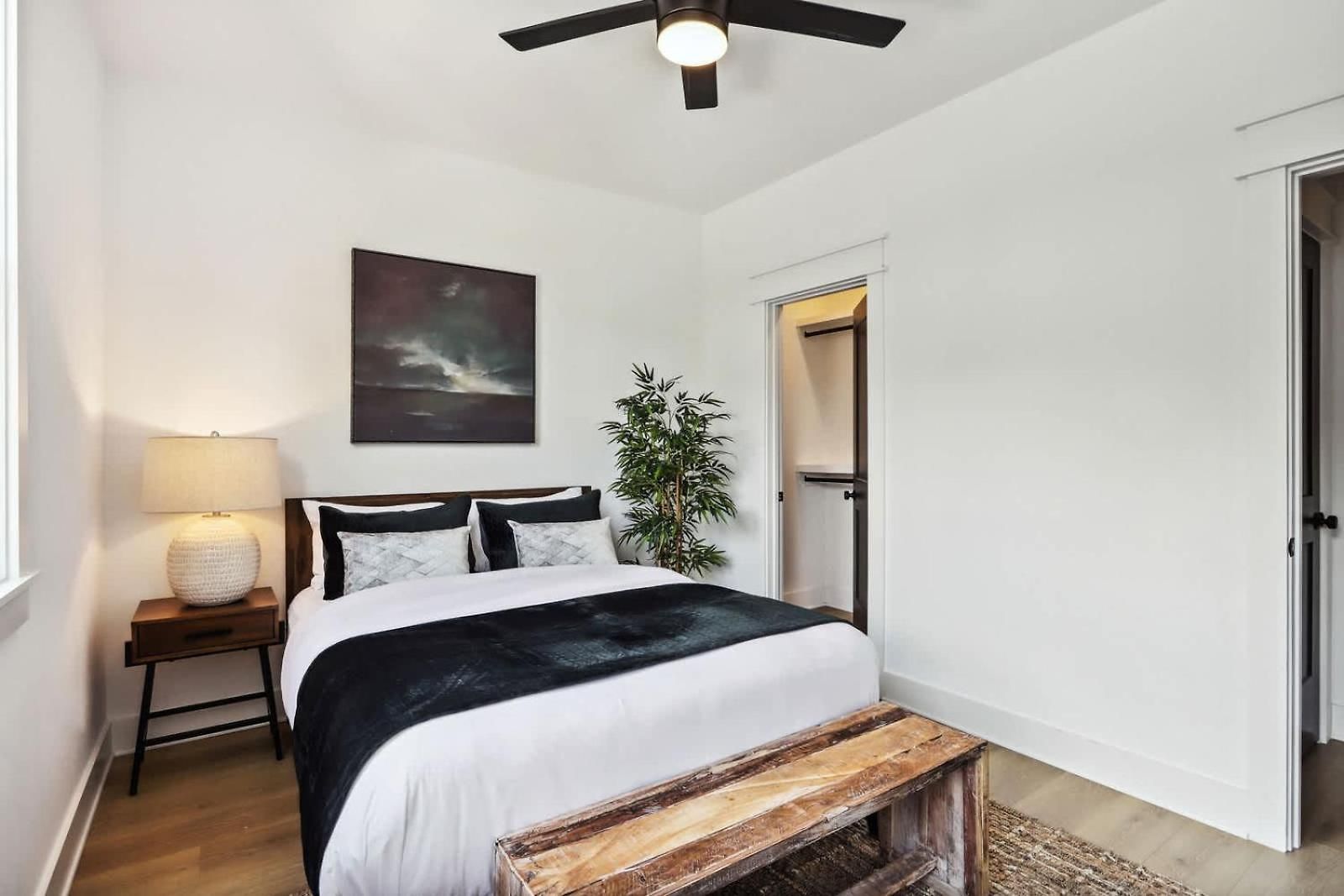 Modern Two Townhomes Close To Downtown Holiday home *