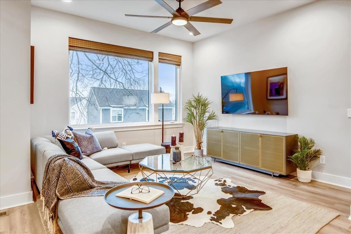 Niche Getaway Balcony Holiday home *