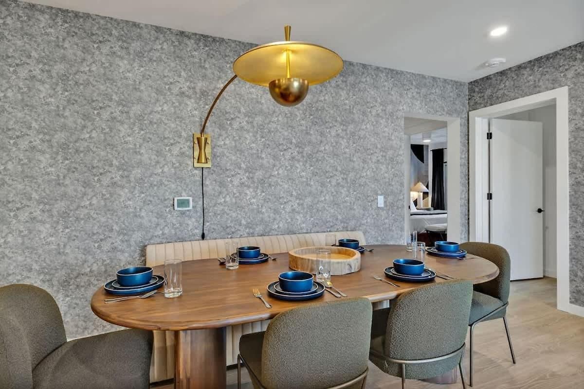 Hyve-anthem-private Balconies-walk To Broadway Holiday home