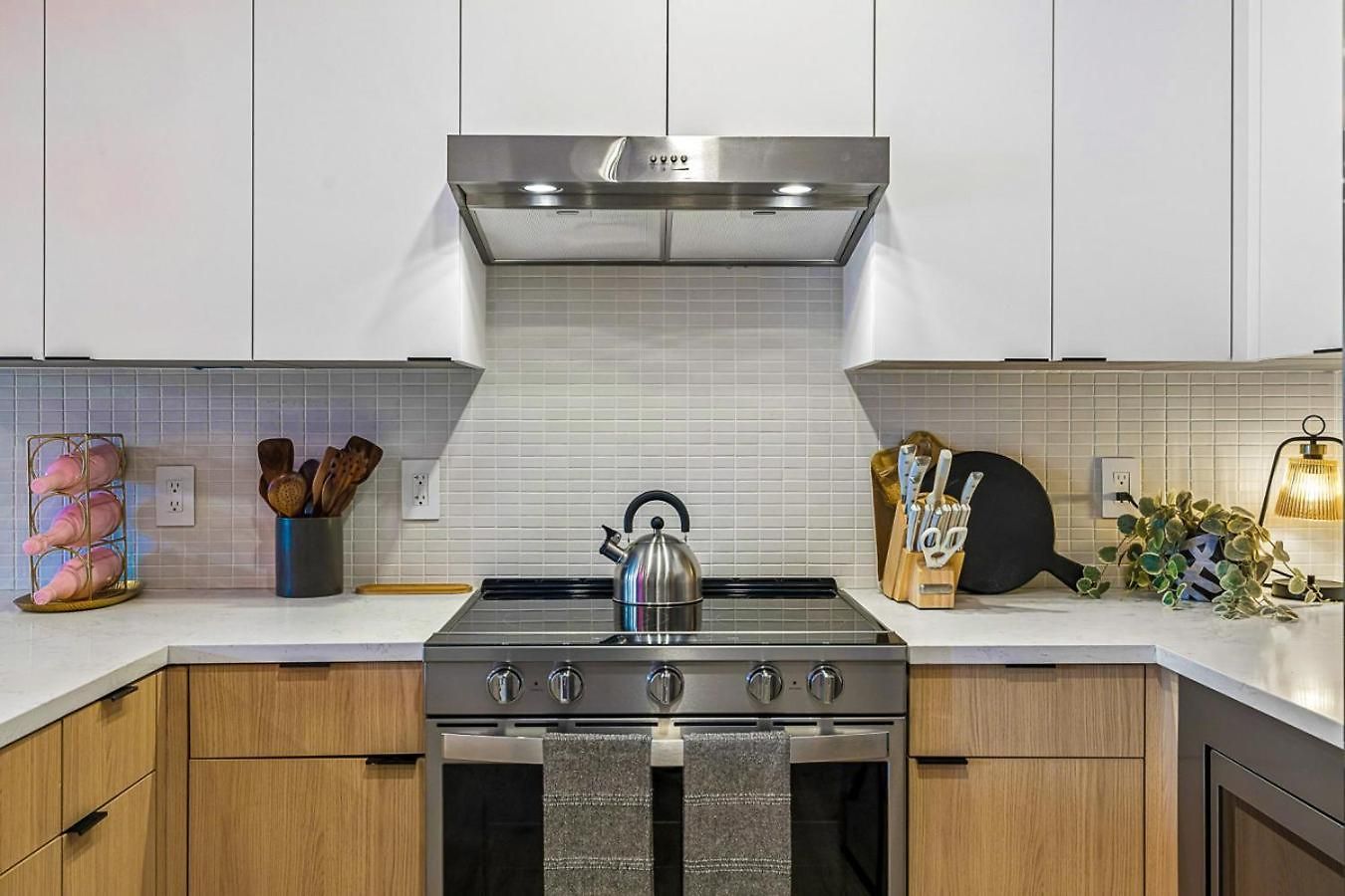Walk To Broadway From The Hidden Gem With Pool Gym And Holiday home Nashville