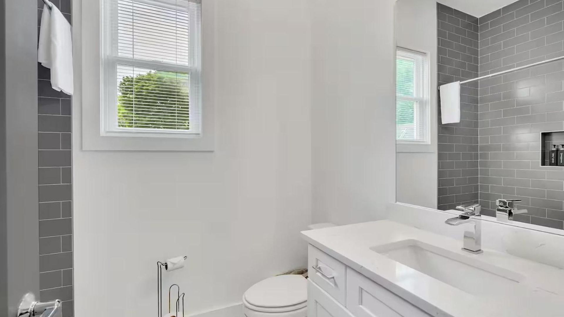 Stylish Townhome W Rooftop Views Near Broadway Nashville