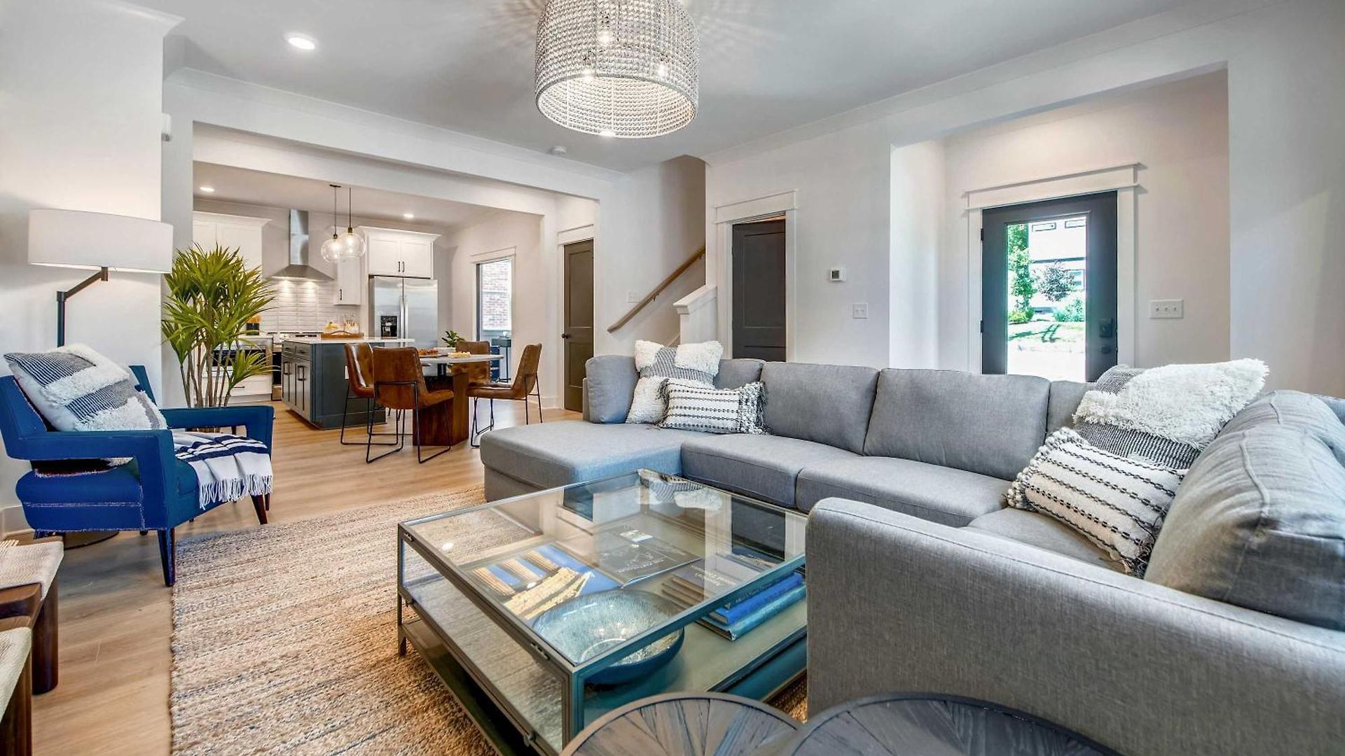 Holiday home Two Beautiful Luxury Renovations Near Downtown