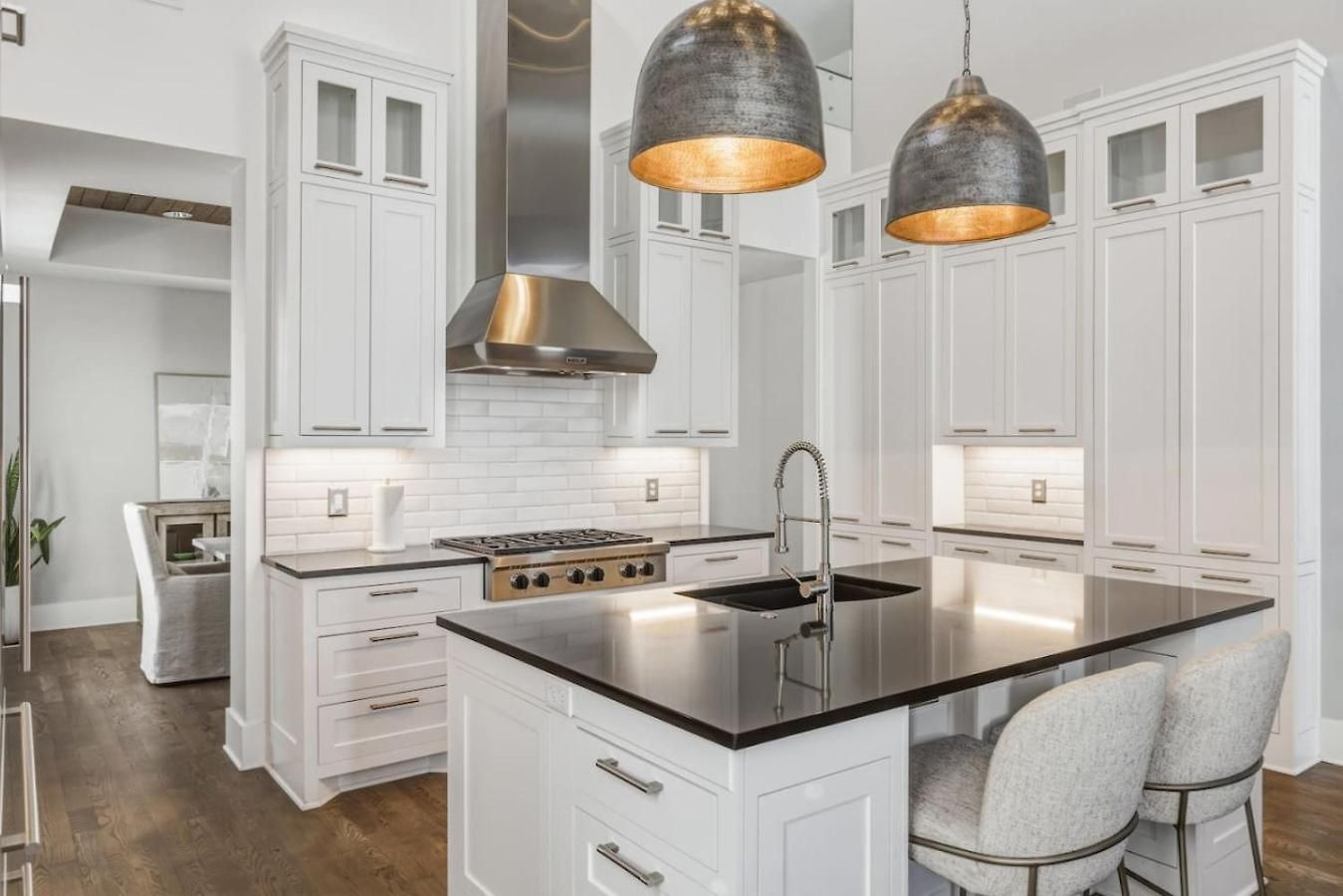 Germantown Stunner With A Skyline View Rooftop And Private Garage Nashville