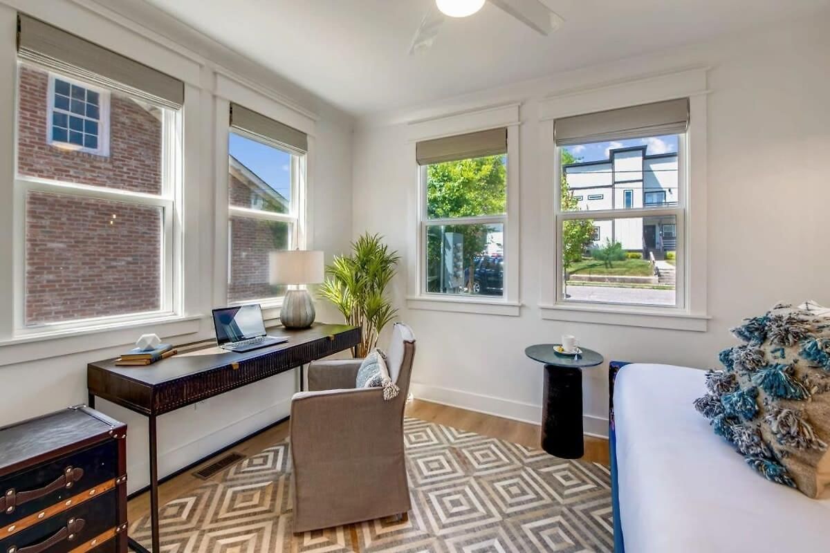 Two Luxury Townhomes Near Five Points Holiday home