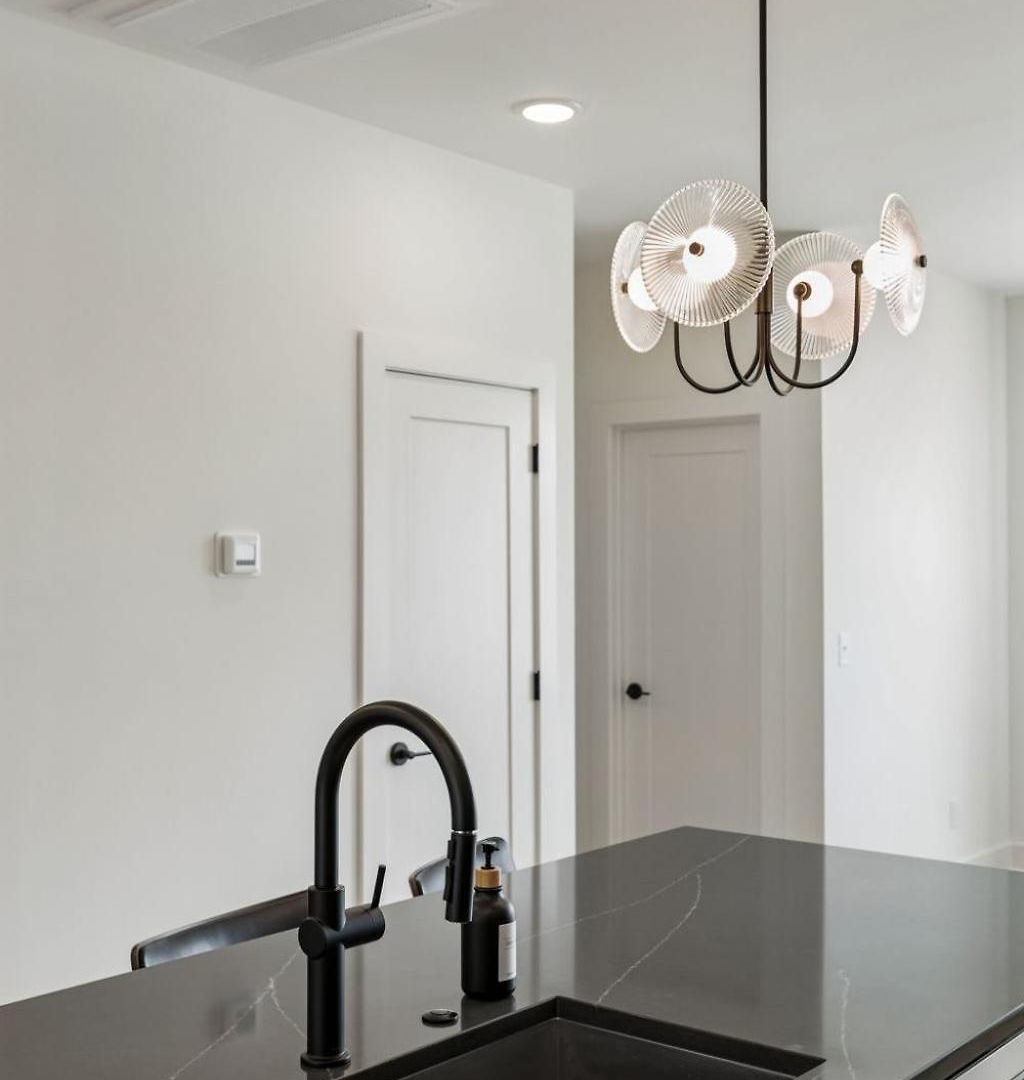 Elegant Townhome Rooftop Hot Tub & Fireplace * Nashville
