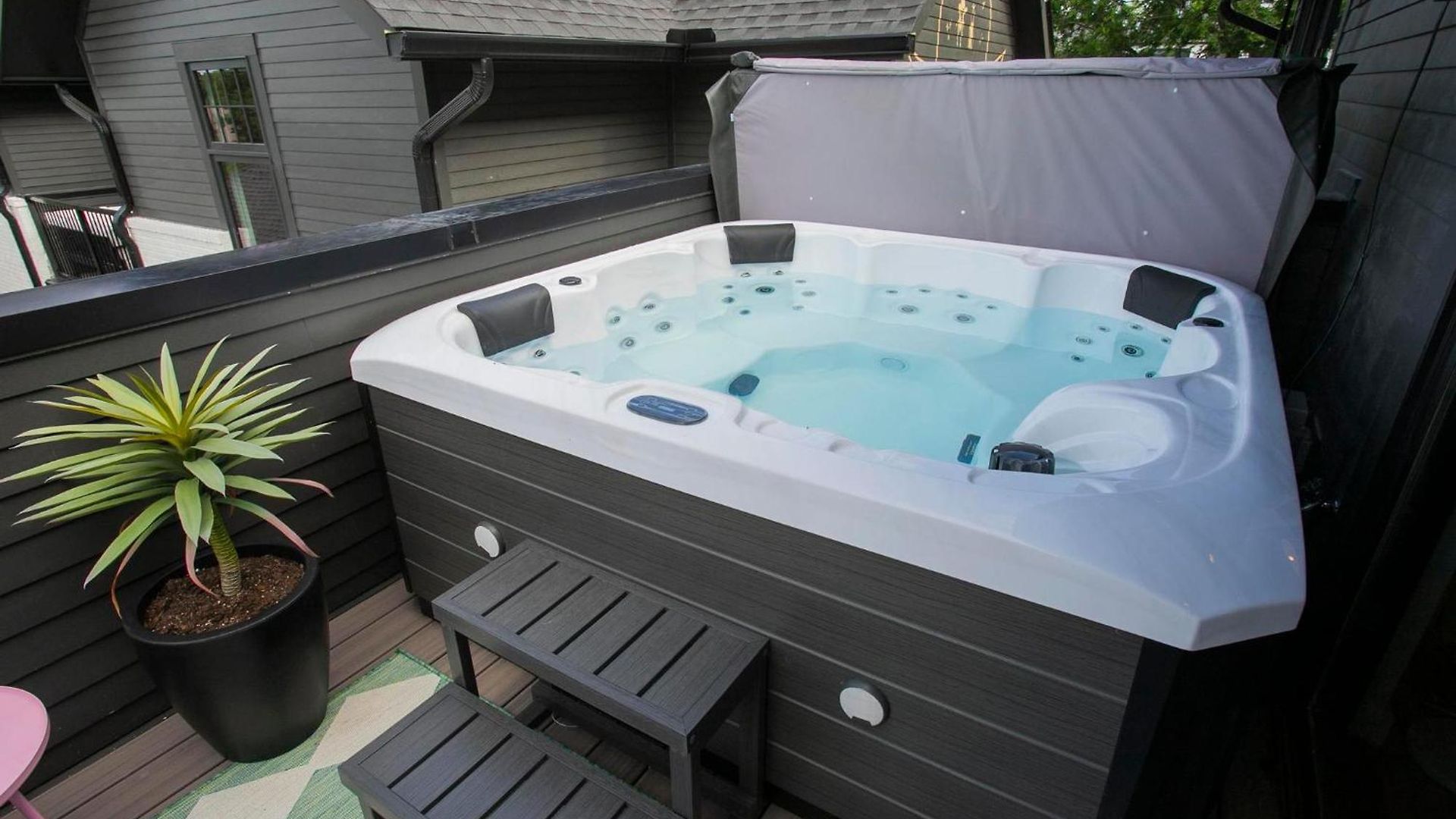 Bohemian Chic Hot Tub Sleeps 12 Nashville