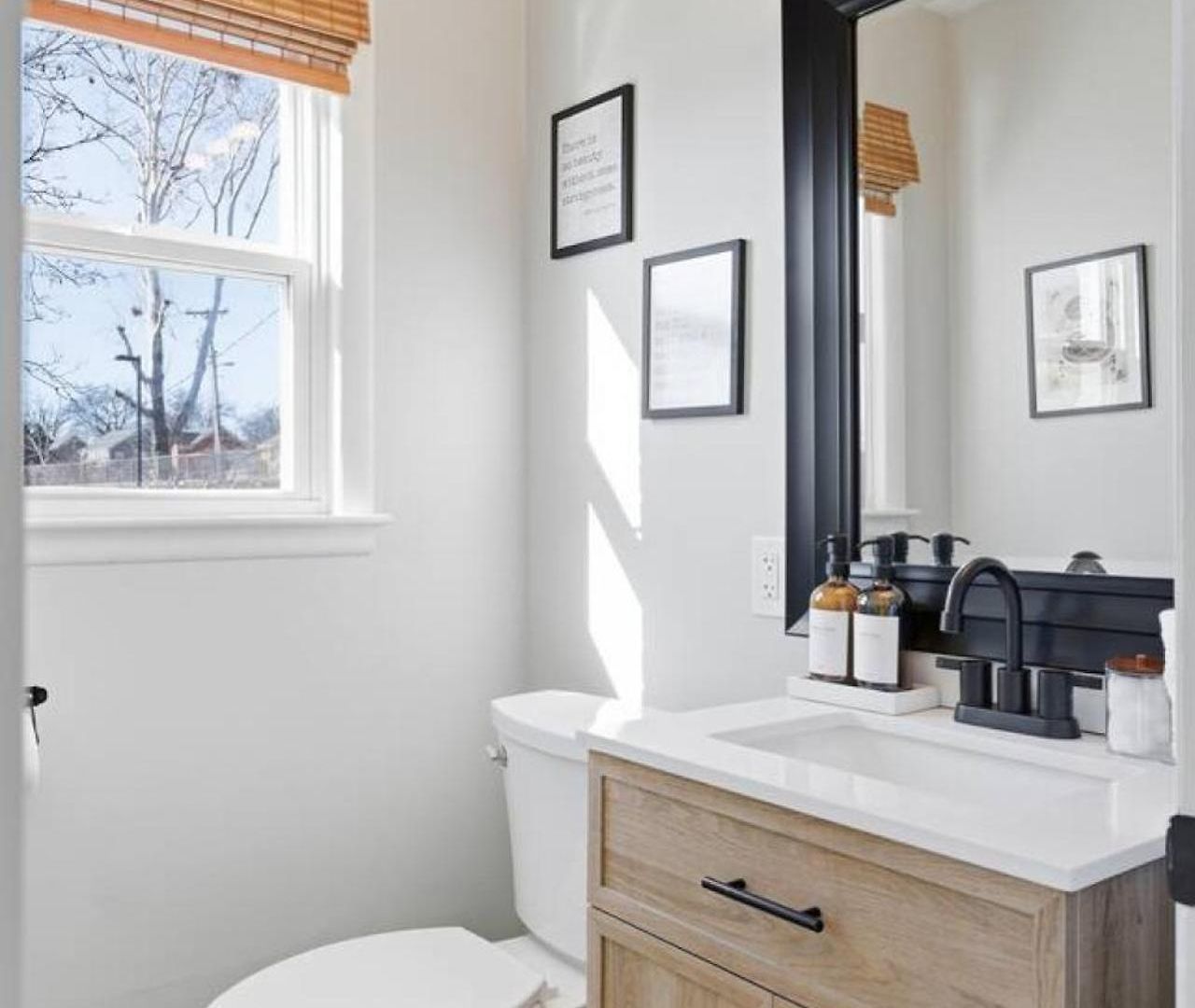 Amazing Backyard Only 2 Miles To Downtown With Sauna And Firepit