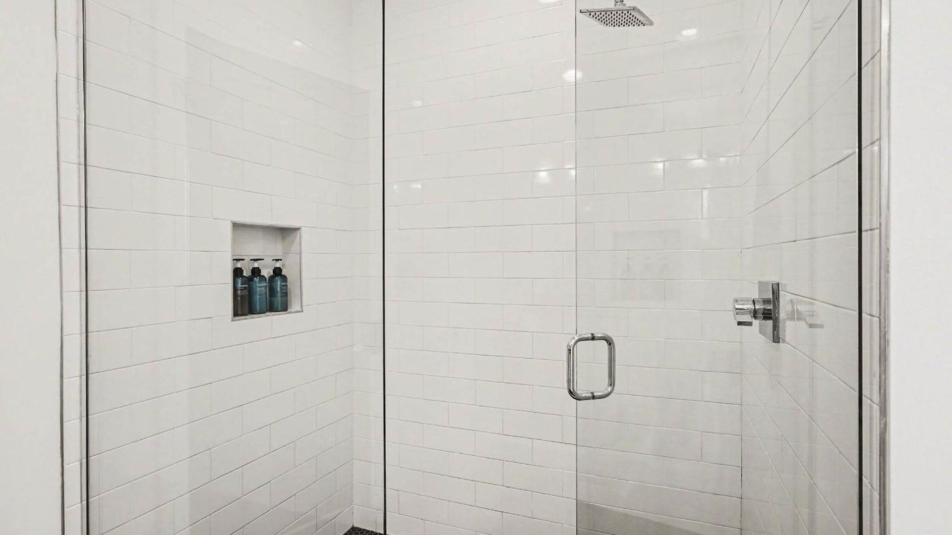 Trendy Townhome W Rooftop Views Near Broadway Holiday home *