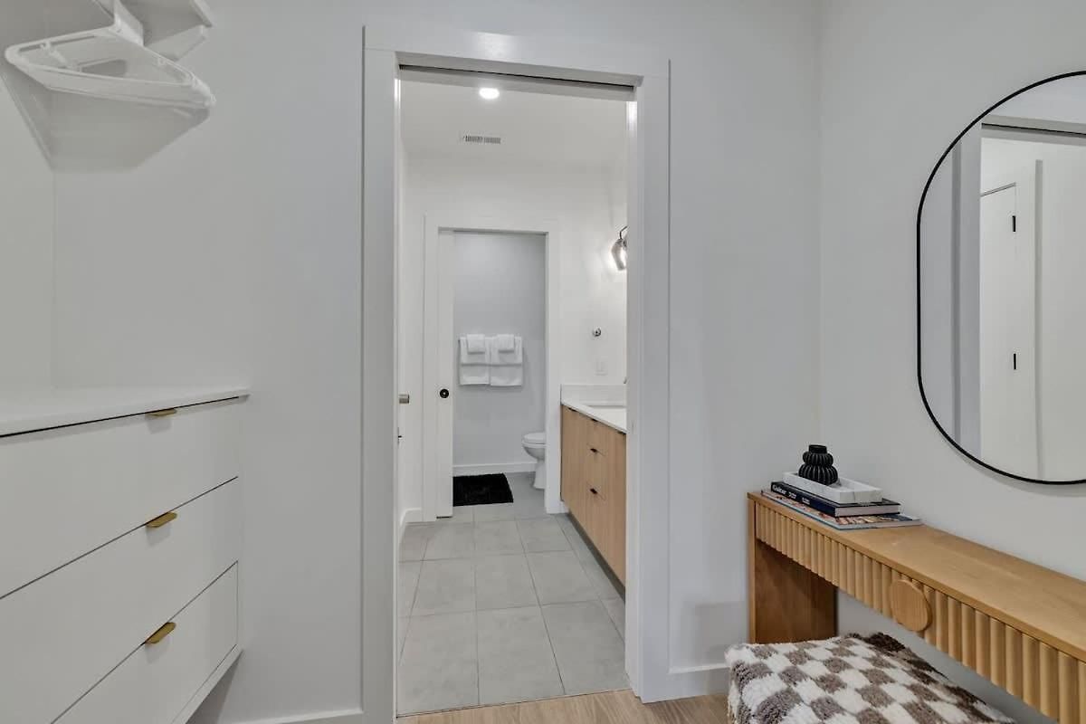Hyve-anthem-private Balconies-walk To Broadway *
