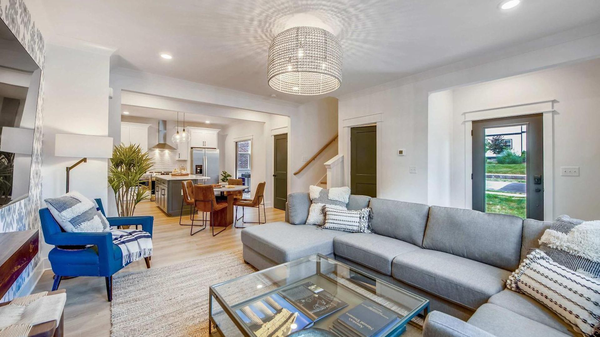 Holiday home Two Beautiful Luxury Renovations Near Downtown *