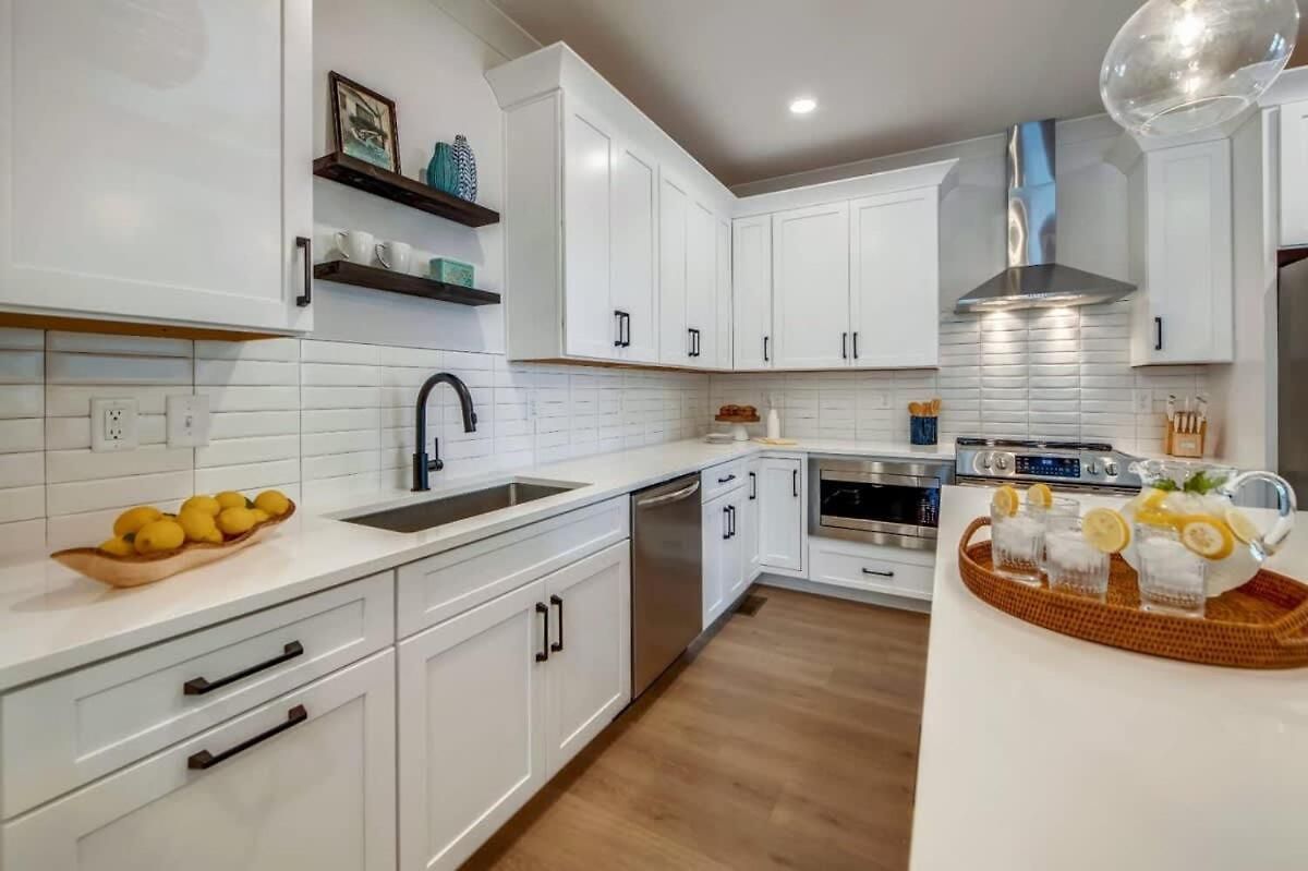 Three Luxury Townhomes Near Five Points Holiday home *