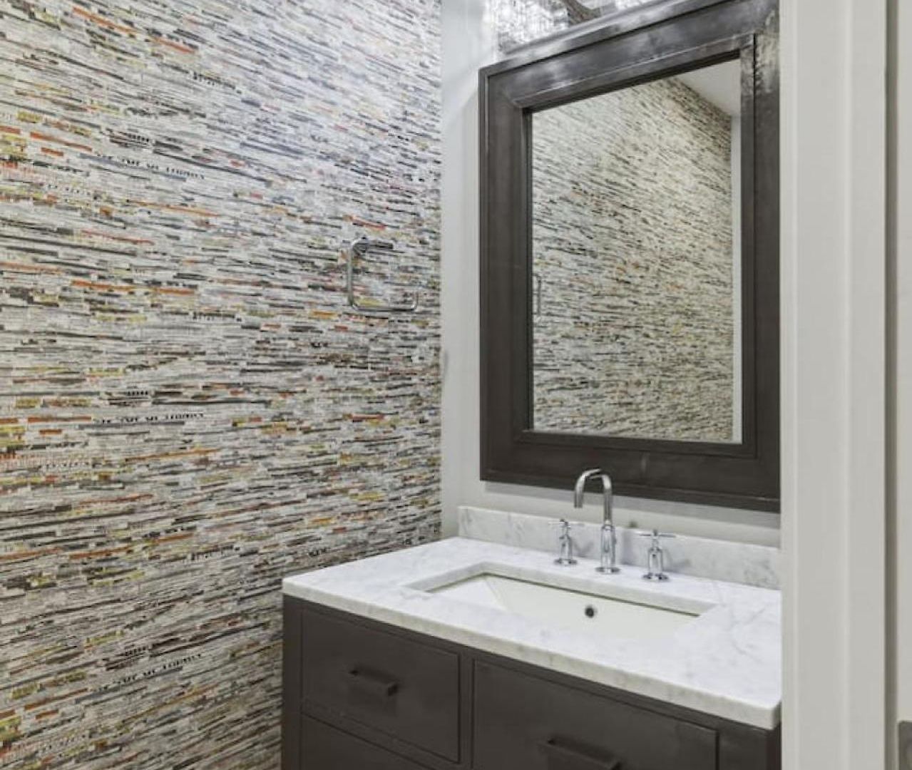 Germantown Stunner With A Skyline View Rooftop And Private Garage Holiday home