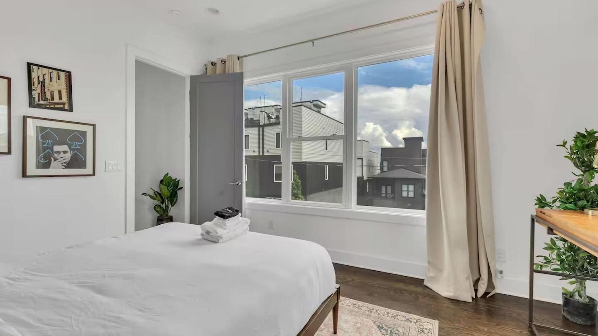 Trendy Townhome W Rooftop Views Near Broadway Holiday home Nashville